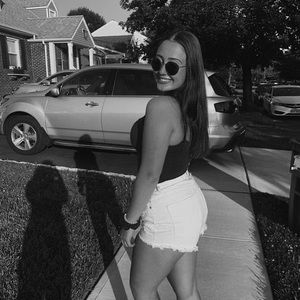 Meet your Posher, Natalie